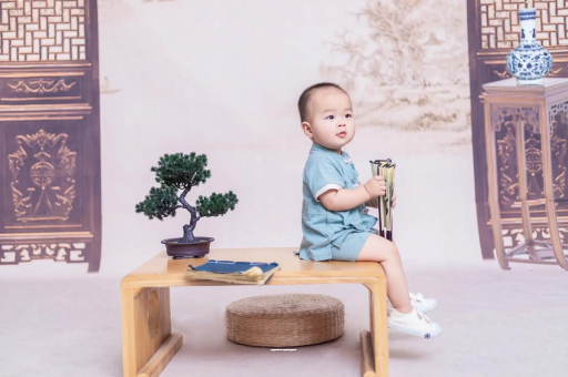 宁阳女宝宝换尿布 宁阳女宝宝换尿布